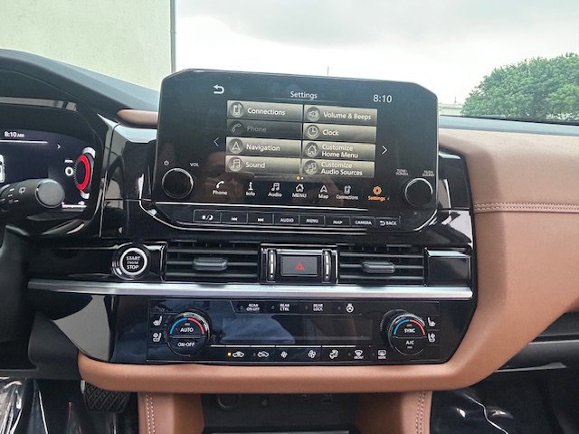 Used 2024 Nissan Pathfinder Platinum w/ Cargo Package FWD image 24