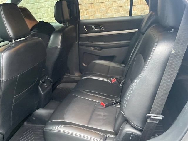Certified 2019 Ford Explorer XLT FWD image 8