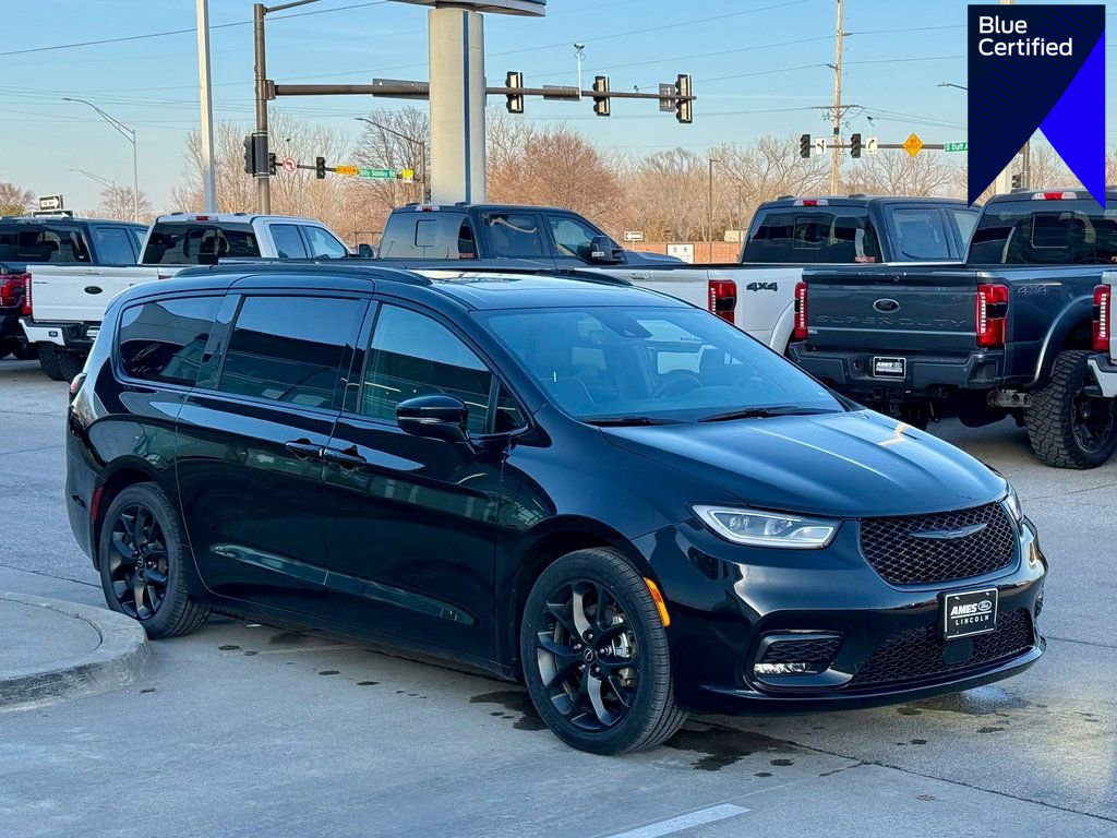 Used 2025 Chrysler Pacifica Limited