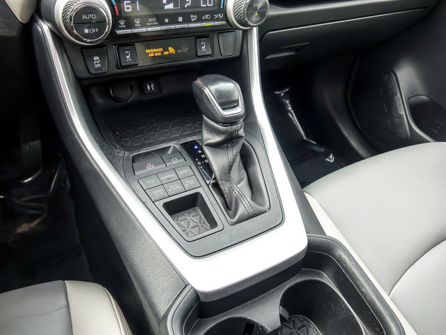 Used 2019 Toyota RAV4 XLE Premium w/ Cold Weather Package AWD/4WD image 20