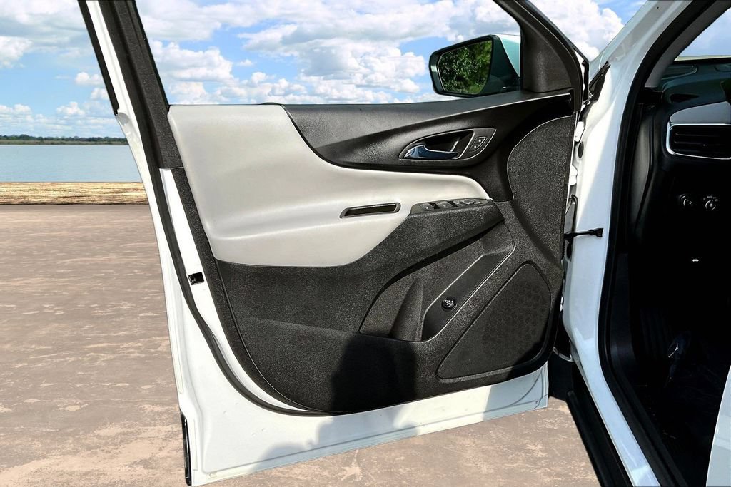 Used 2023 Chevrolet Equinox LT FWD image 22
