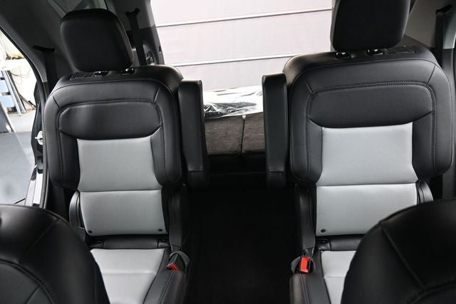 Certified 2024 Ford Explorer XLT w/ Equipment Group 202A AWD/4WD image 25