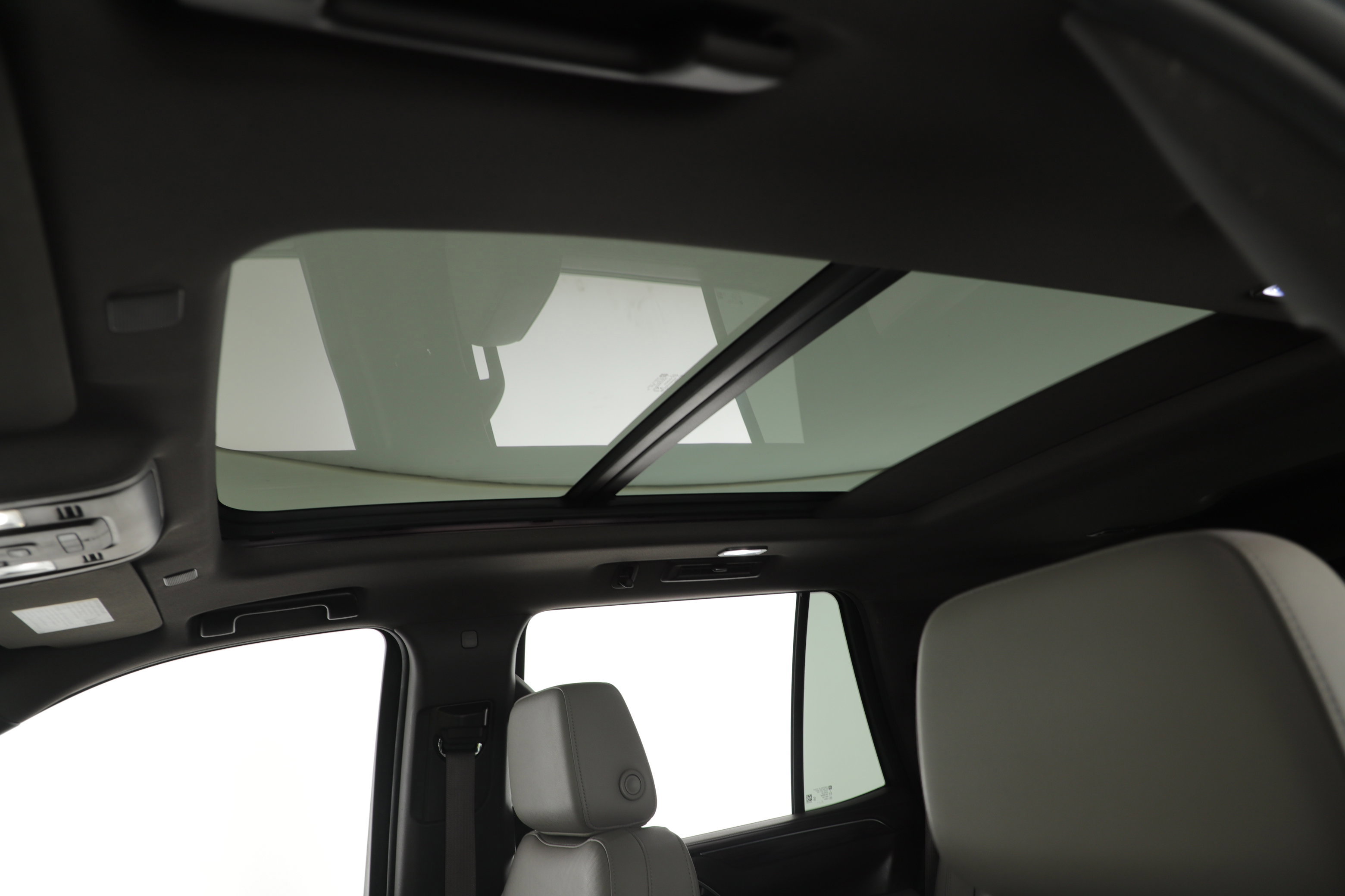 Used 2022 Chevrolet Tahoe Z71 w/ Luxury Package image 26