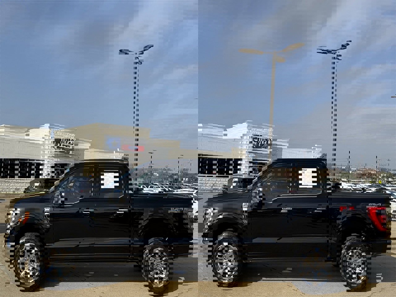 Certified 2023 Ford F150 Lariat w/ Trailer Tow Package image 3