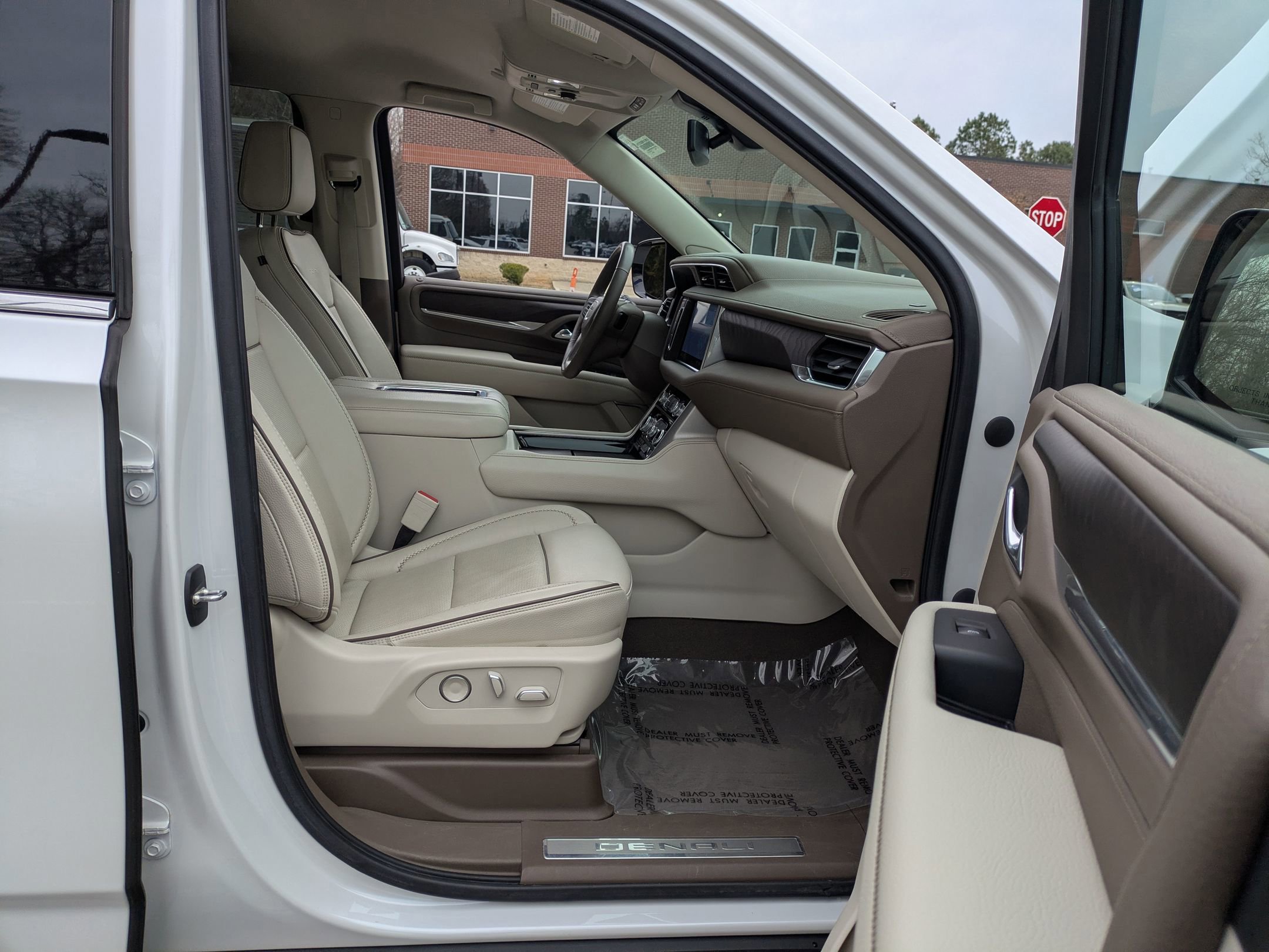 Used 2021 GMC Yukon Denali image 37