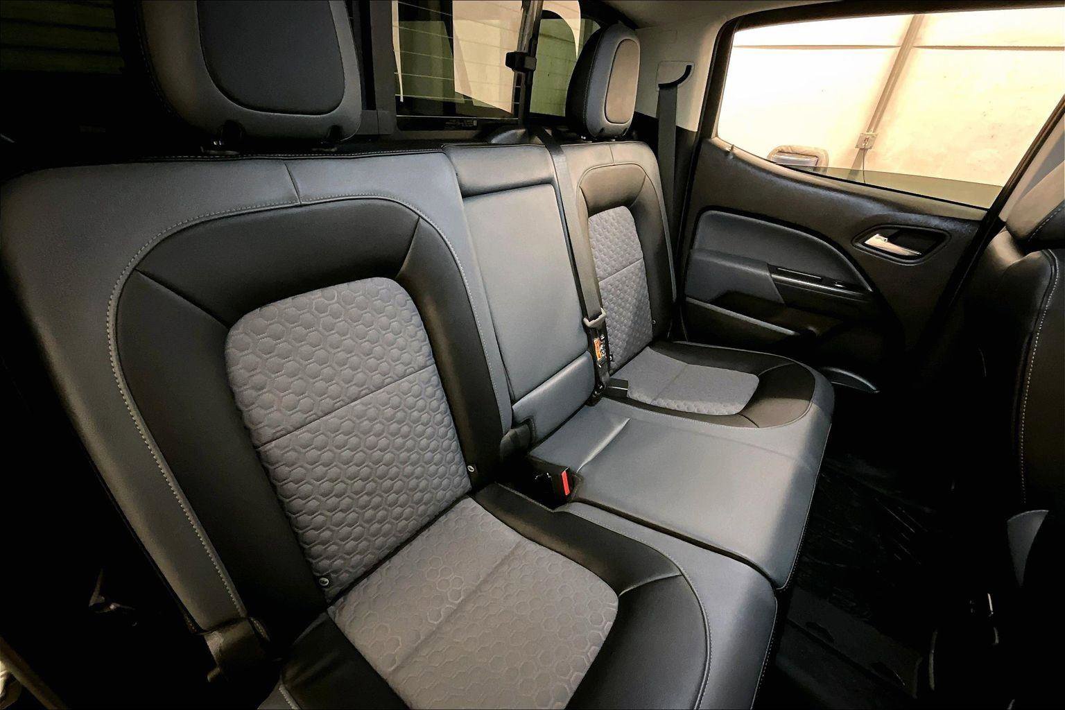 Used 2018 Chevrolet Colorado Z71 w/ Z71 Midnight Edition image 26