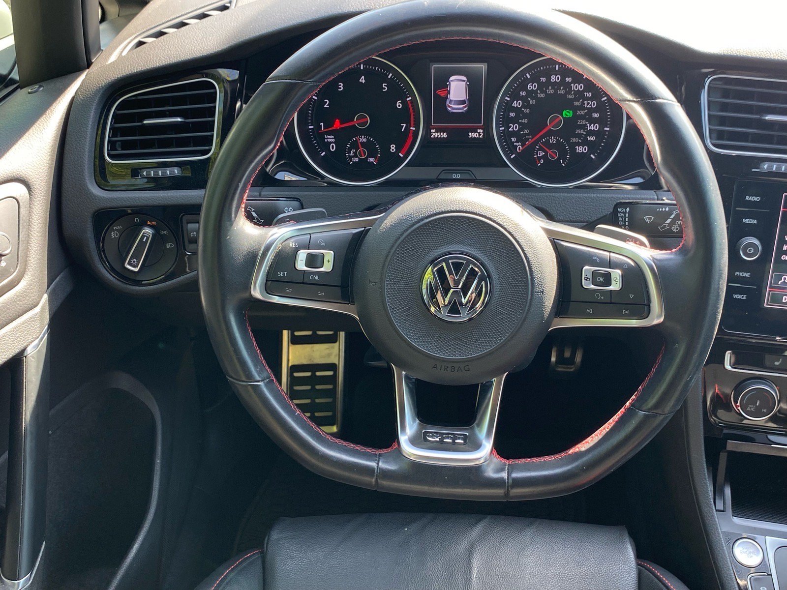 Used 2018 Volkswagen GTI SE w/ SE Leather Package FWD image 8