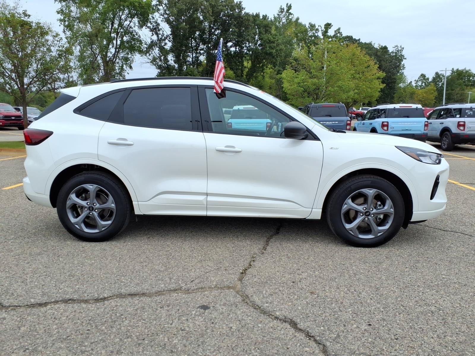Certified 2024 Ford Escape ST-Line w/ Tech Pack #1 AWD/4WD image 9