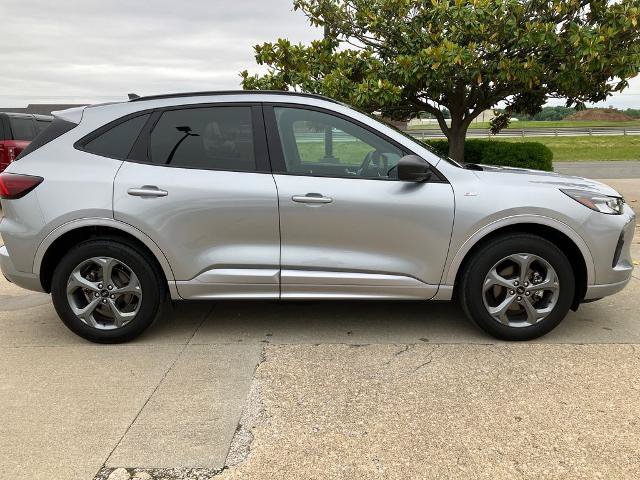 Certified 2024 Ford Escape ST-Line w/ Tech Pack #1 AWD/4WD image 7