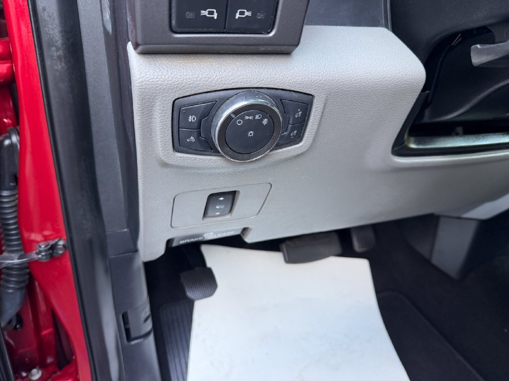 Certified 2020 Ford F250 XLT w/ XLT Premium Package AWD/4WD image 17