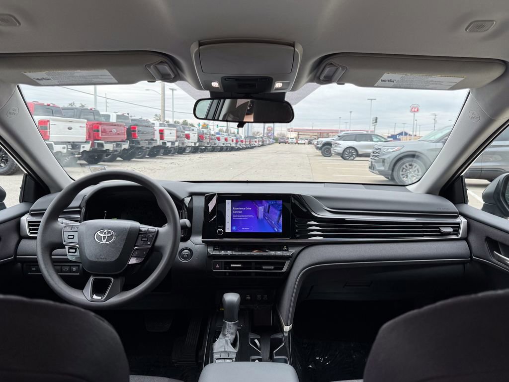 Used 2025 Toyota Camry LE image 32