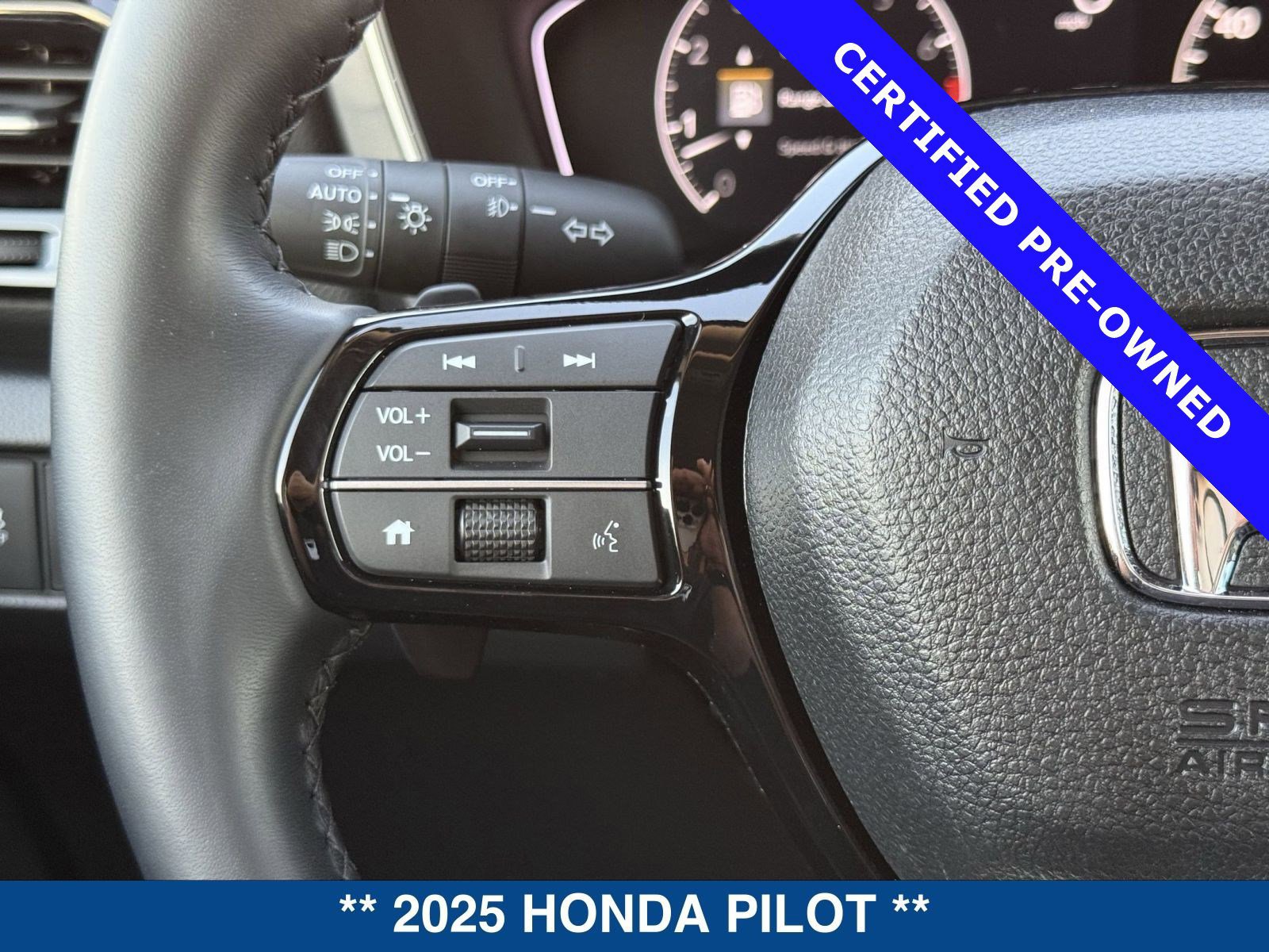 Used 2025 Honda Pilot EX-L image 25