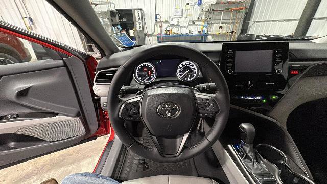 Used 2024 Toyota Camry SE image 13