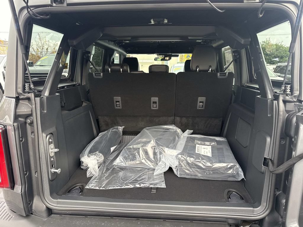 Certified 2025 Ford Bronco Badlands AWD/4WD image 4