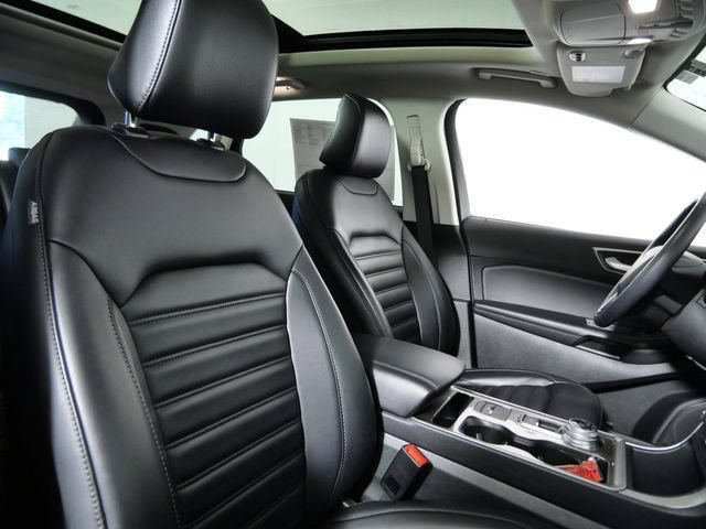 Certified 2024 Ford Edge SEL w/ Convenience Package AWD/4WD image 8