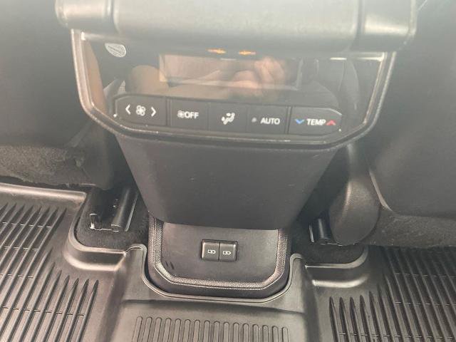 Used 2022 Toyota Highlander XLE AWD/4WD image 30