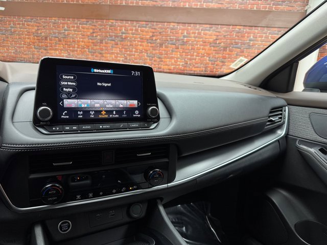 Used 2023 Nissan Rogue SV image 17