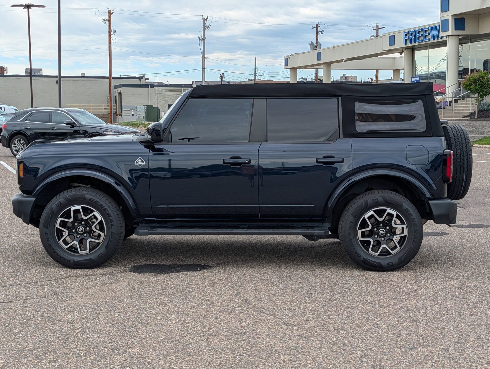 Certified 2021 Ford Bronco Outer Banks AWD/4WD image 2