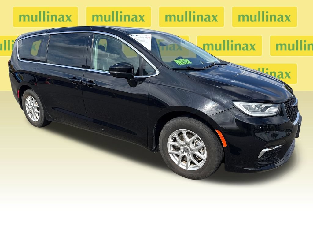 Used 2024 Chrysler Pacifica Touring-L FWD 360° Tour