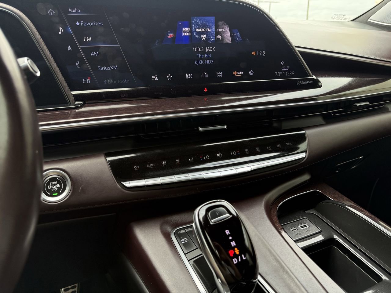 Used 2023 Cadillac Escalade Sport Platinum w/ LPO, ONYX Package image 15