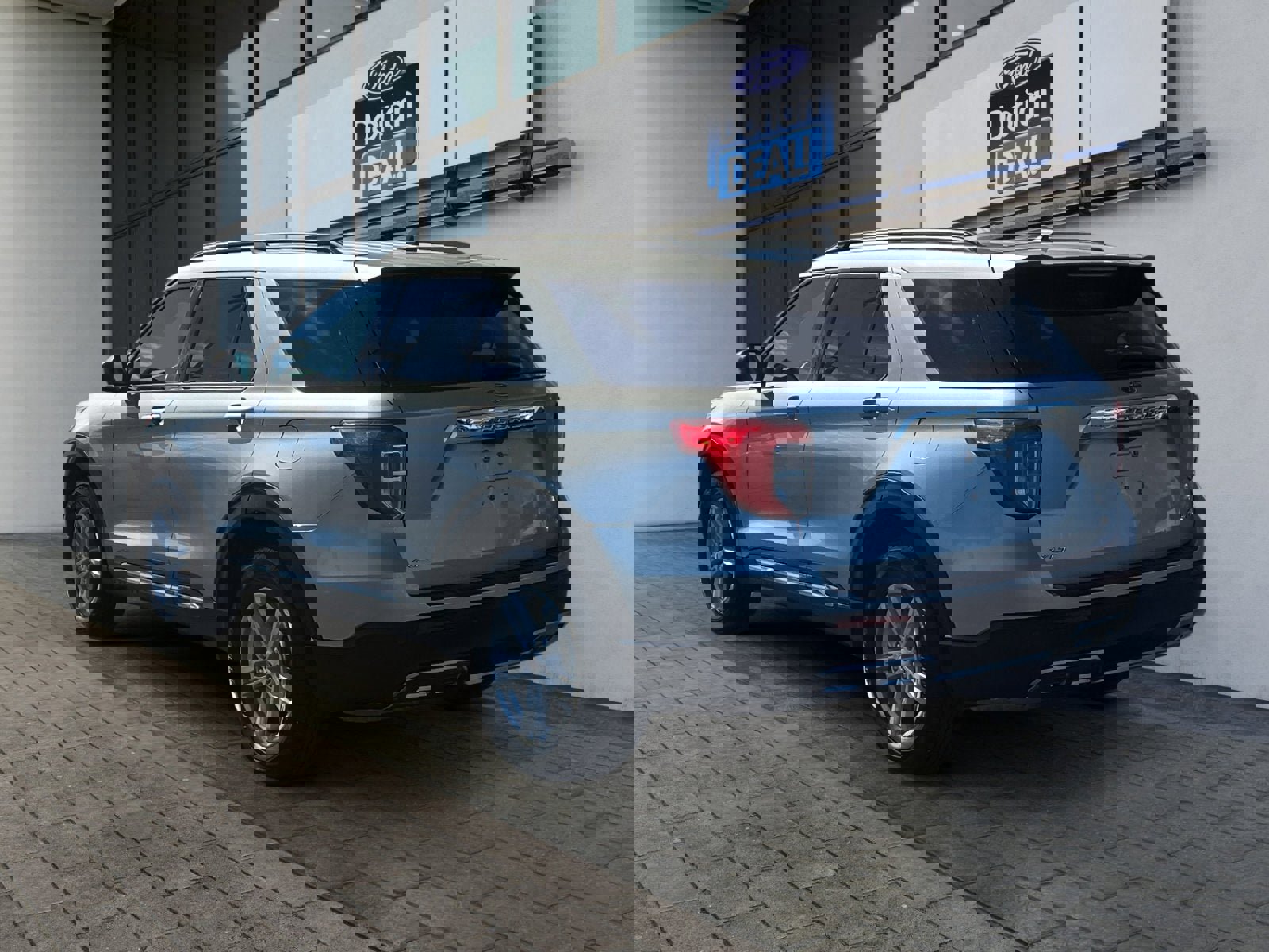 Certified 2023 Ford Explorer XLT w/ Equipment Group 202A image 3