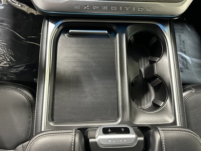 Certified 2025 Ford Expedition Platinum AWD/4WD image 14