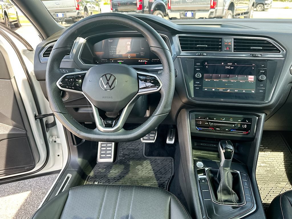 Used 2024 Volkswagen Tiguan SE R-Line FWD image 19