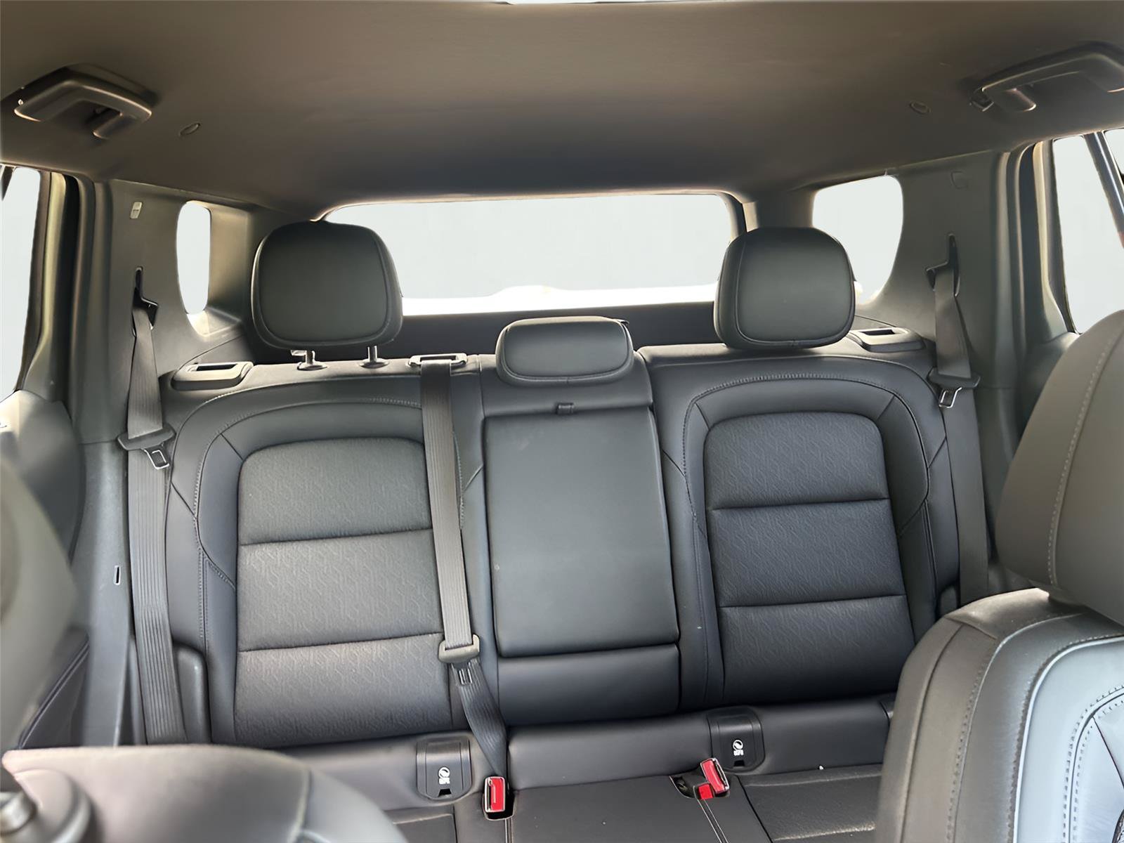 Used 2025 Chevrolet Equinox LT w/ Convenience Package II FWD image 12