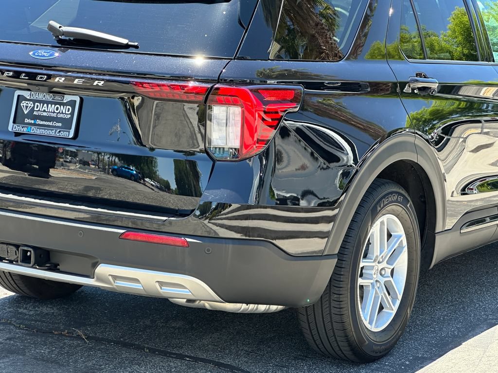 Certified 2026 Ford Explorer Active w/ Active Comfort Package RWD image 8