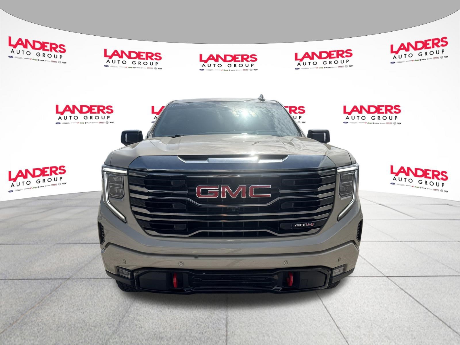 Used 2022 GMC Sierra 1500 AT4 w/ AT4 Premium Package AWD/4WD image 8