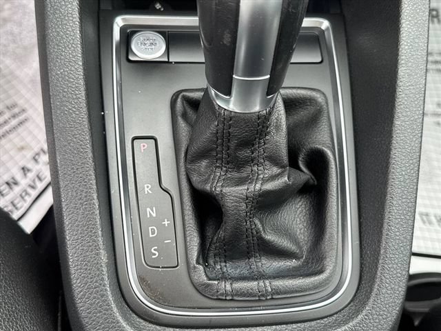 Used 2017 Volkswagen Jetta SE FWD image 21