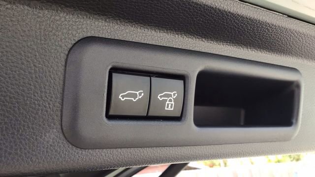 Used 2025 Toyota Sequoia Platinum image 13