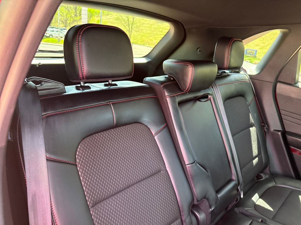 Certified 2025 Ford Escape ST-Line AWD/4WD image 24