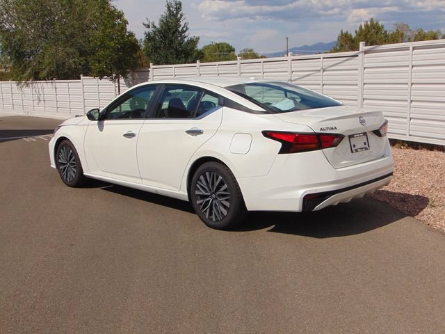Used 2025 Nissan Altima 2.5 SV FWD image 4