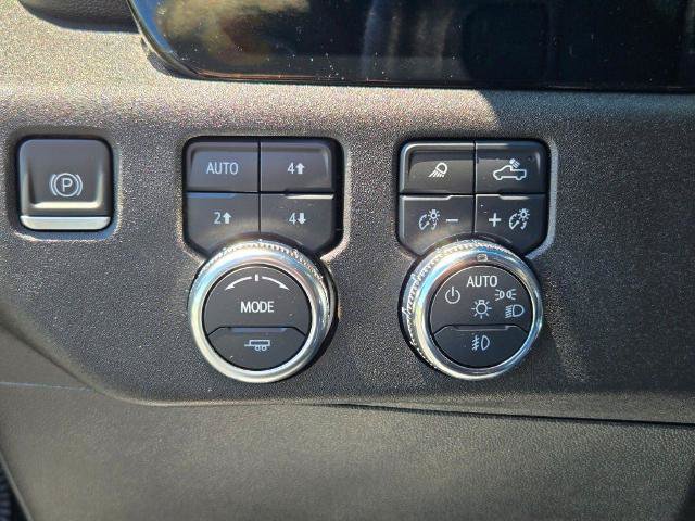 Used 2024 GMC Sierra 2500 SLT w/ SLT Premium Package AWD/4WD image 35