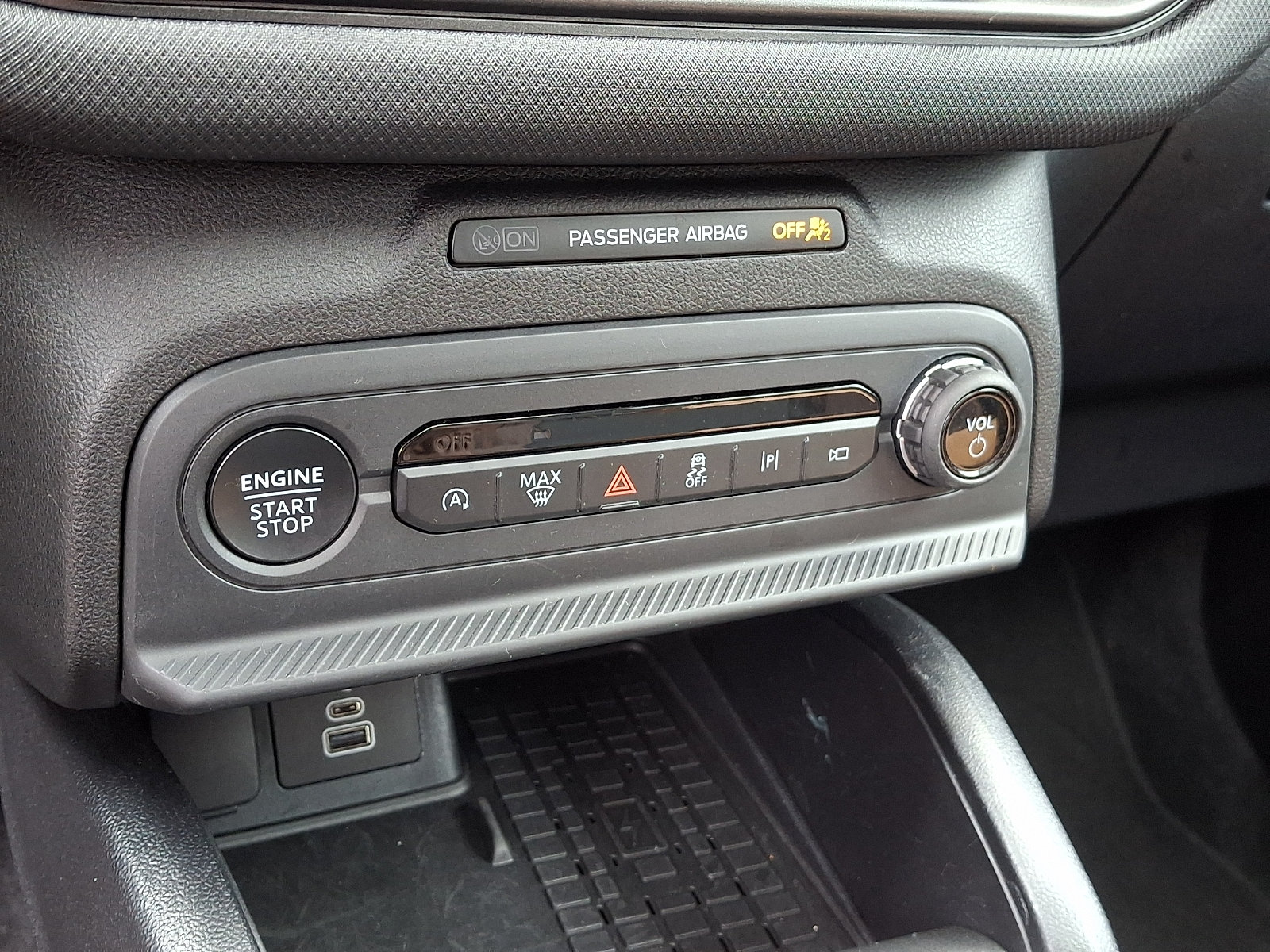 Certified 2025 Ford Bronco Sport Outer Banks w/ Outer Banks Tech Package+ AWD/4WD image 17