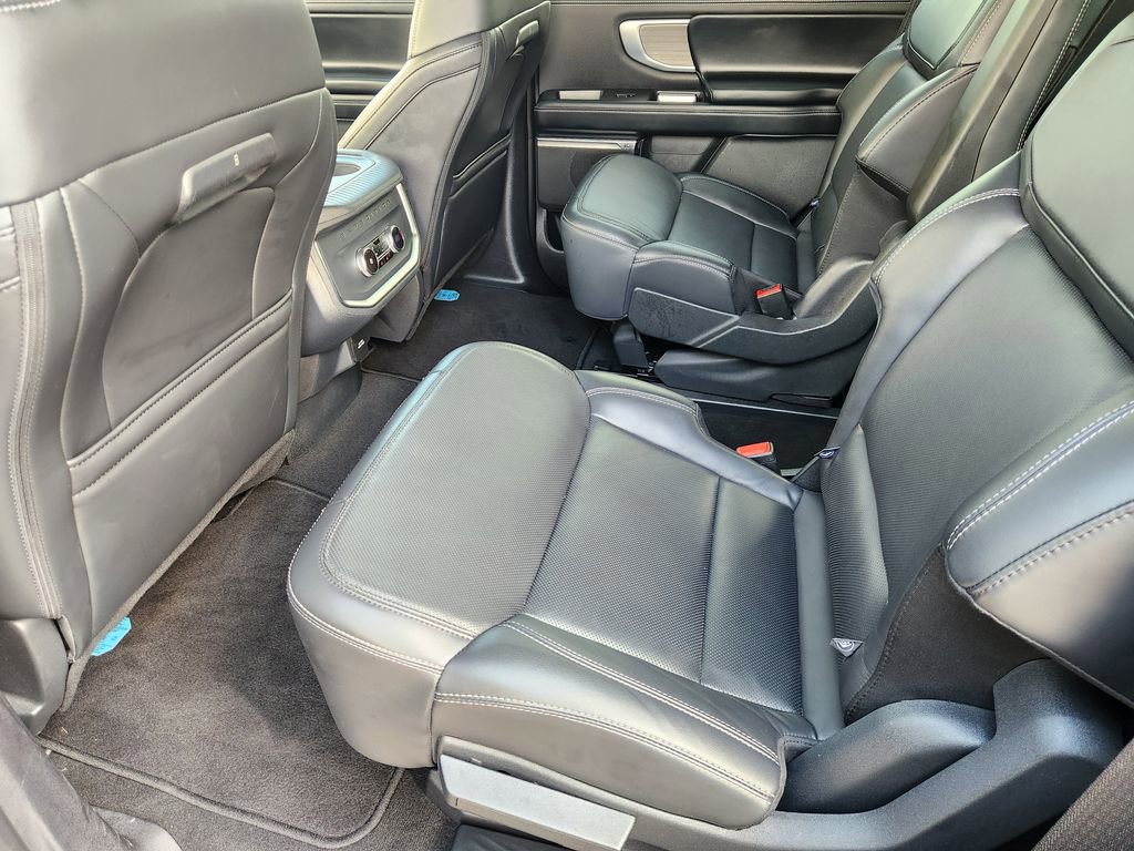 Certified 2025 Ford Expedition Platinum AWD/4WD image 27