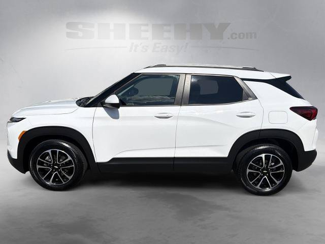 Used 2024 Chevrolet TrailBlazer LT w/ LT Cold Weather Package FWD image 15