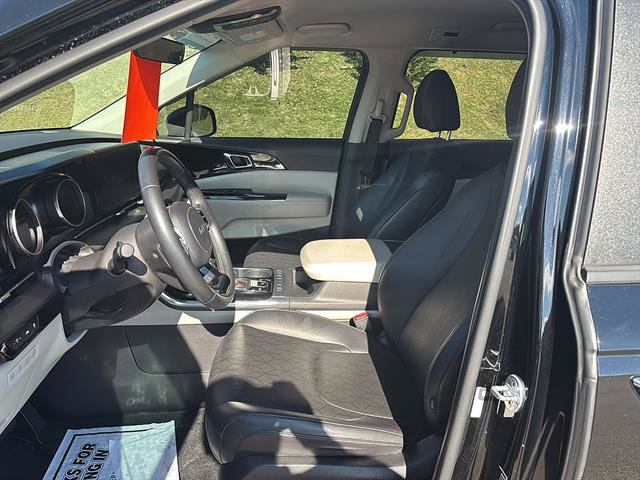 Used 2022 Kia Carnival EX FWD image 11