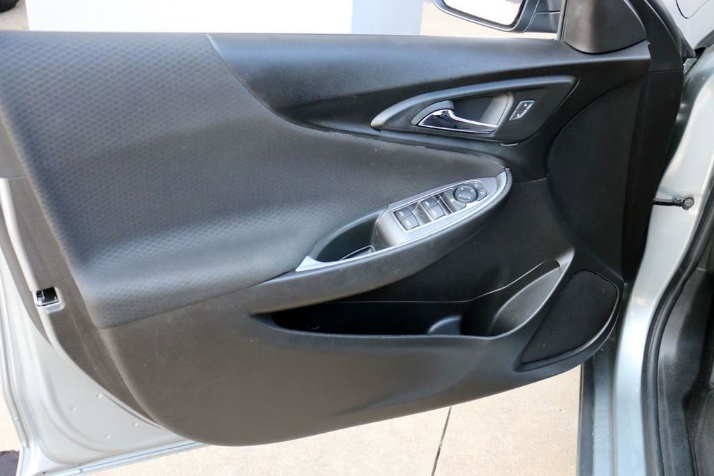 Used 2025 Chevrolet Malibu LT FWD image 15
