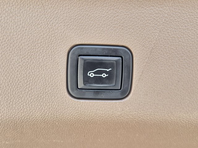 Used 2022 GMC Yukon Denali RWD image 36