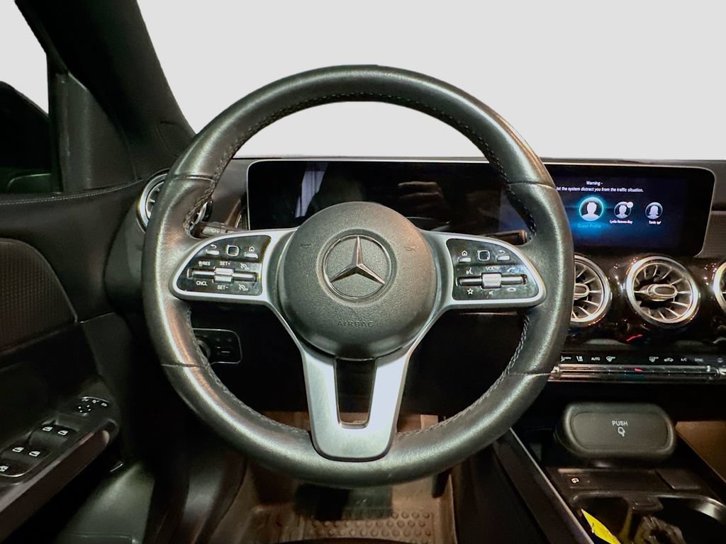 Used 2021 Mercedes-Benz GLB 250 4MATIC image 13