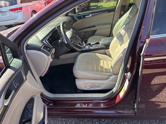 Certified 2017 Ford Fusion SE w/ Fusion SE Technology Package image 11