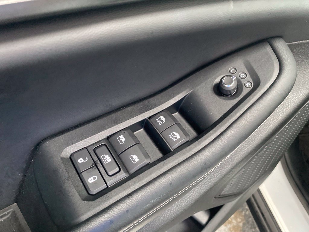 Used 2023 Jeep Grand Cherokee Laredo RWD image 14