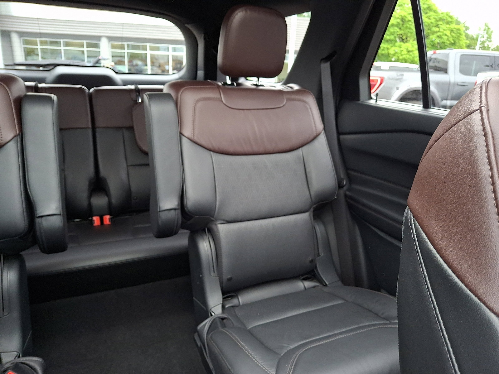 Certified 2023 Ford Explorer Platinum w/ Technology Package AWD/4WD image 20
