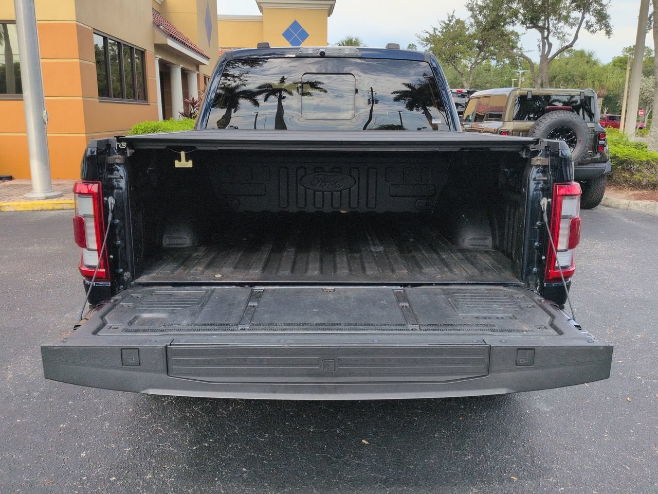 Certified 2023 Ford F150 Raptor w/ Raptor 37 Performance Package AWD/4WD image 13