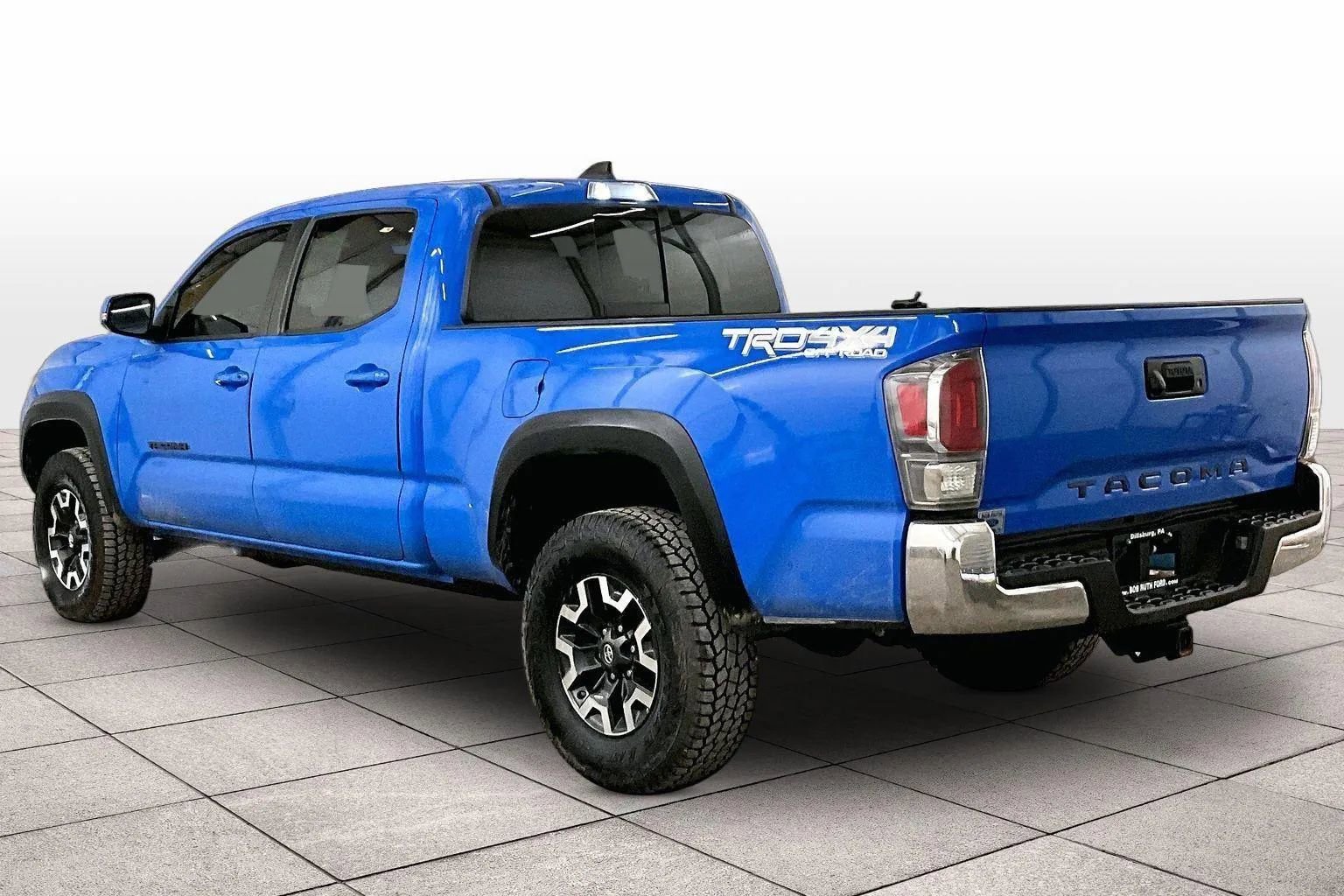 Used 2020 Toyota Tacoma TRD Off-Road w/ Blackout Package image 10