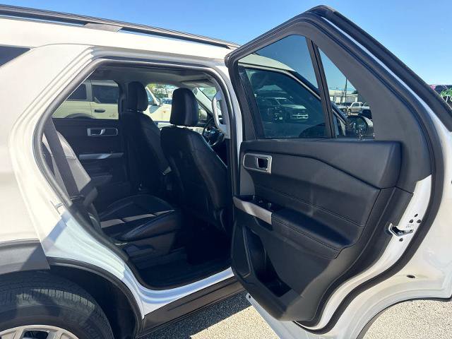 Certified 2023 Ford Explorer XLT w/ Equipment Group 202A AWD/4WD image 9