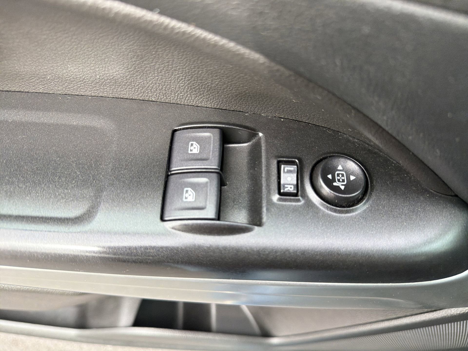 Used 2022 Chevrolet Colorado LT w/ Fleet Safety Package image 22