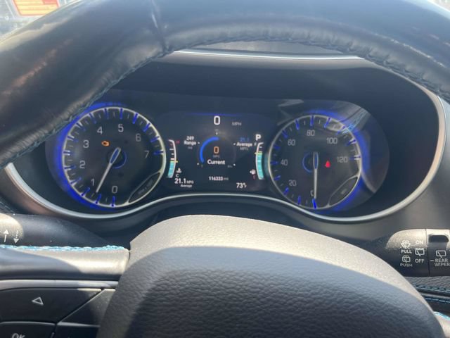 Used 2021 Chrysler Pacifica Touring-L FWD image 25